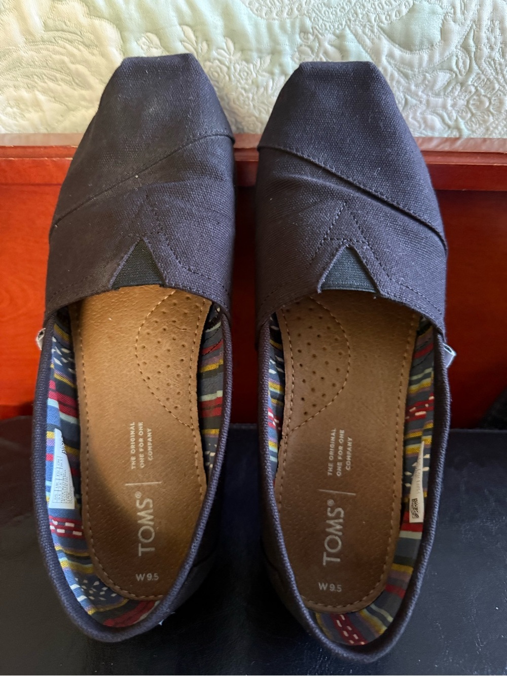 TOMS Women's Black Canvas Classic Slip-On Shoes